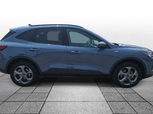 Certified 2025 Ford Escape ST-Line Select AWD/4WD image 4