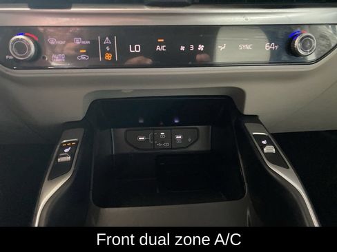 Used 2025 Kia Sorento S AWD/4WD image 7
