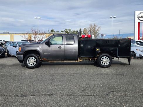 Used 2011 GMC Sierra 3500 SLE w/ SLE Preferred Package image 2