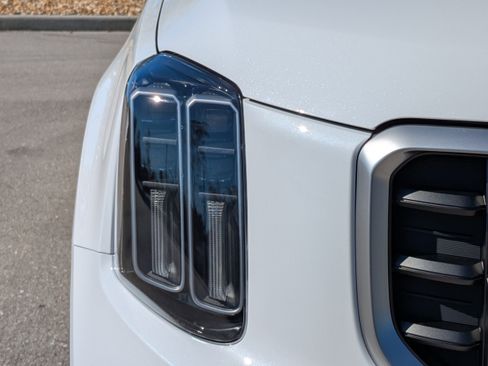 New 2025 Kia Telluride S image 10