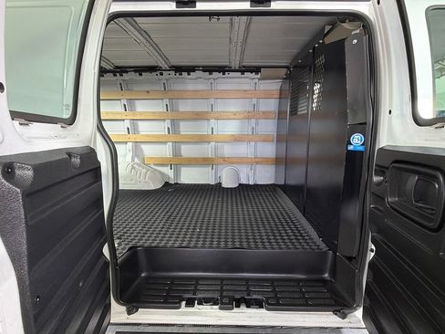 Used 2025 Chevrolet Express 2500 w/ Driver Convenience Package RWD image 27