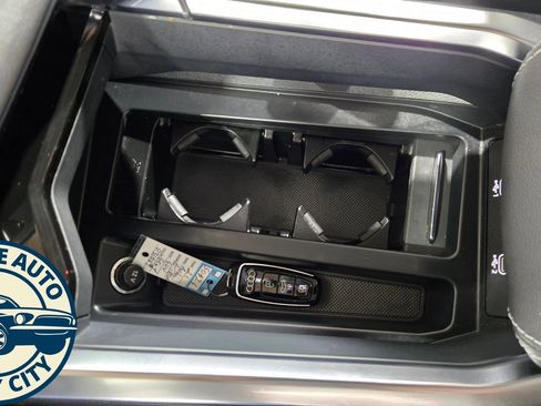 Used 2021 Audi e-tron Premium image 18