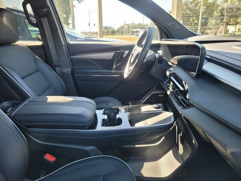 New 2025 Buick Enclave Preferred w/ Power Package image 13