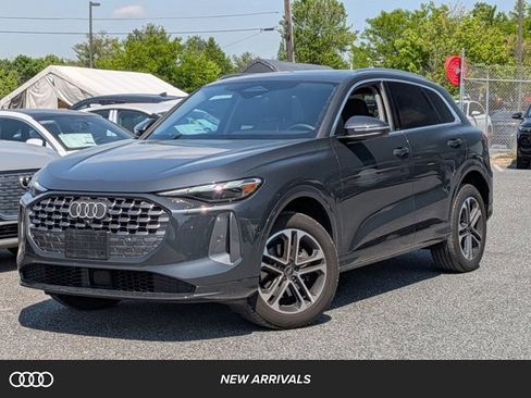 Used 2025 Audi Q5 Premium w/ Convenience Package AWD/4WD image 1