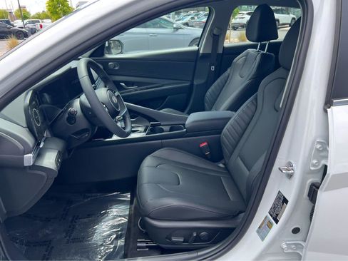New 2026 Hyundai Elantra Limited FWD image 28