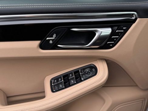 New 2026 Porsche Macan image 14
