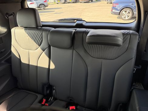 Certified 2025 Hyundai Palisade Calligraphy image 21