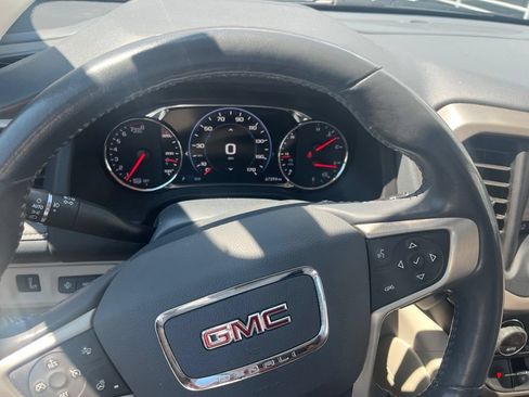 Used 2021 GMC Acadia Denali w/ Denali Technology Package FWD image 13