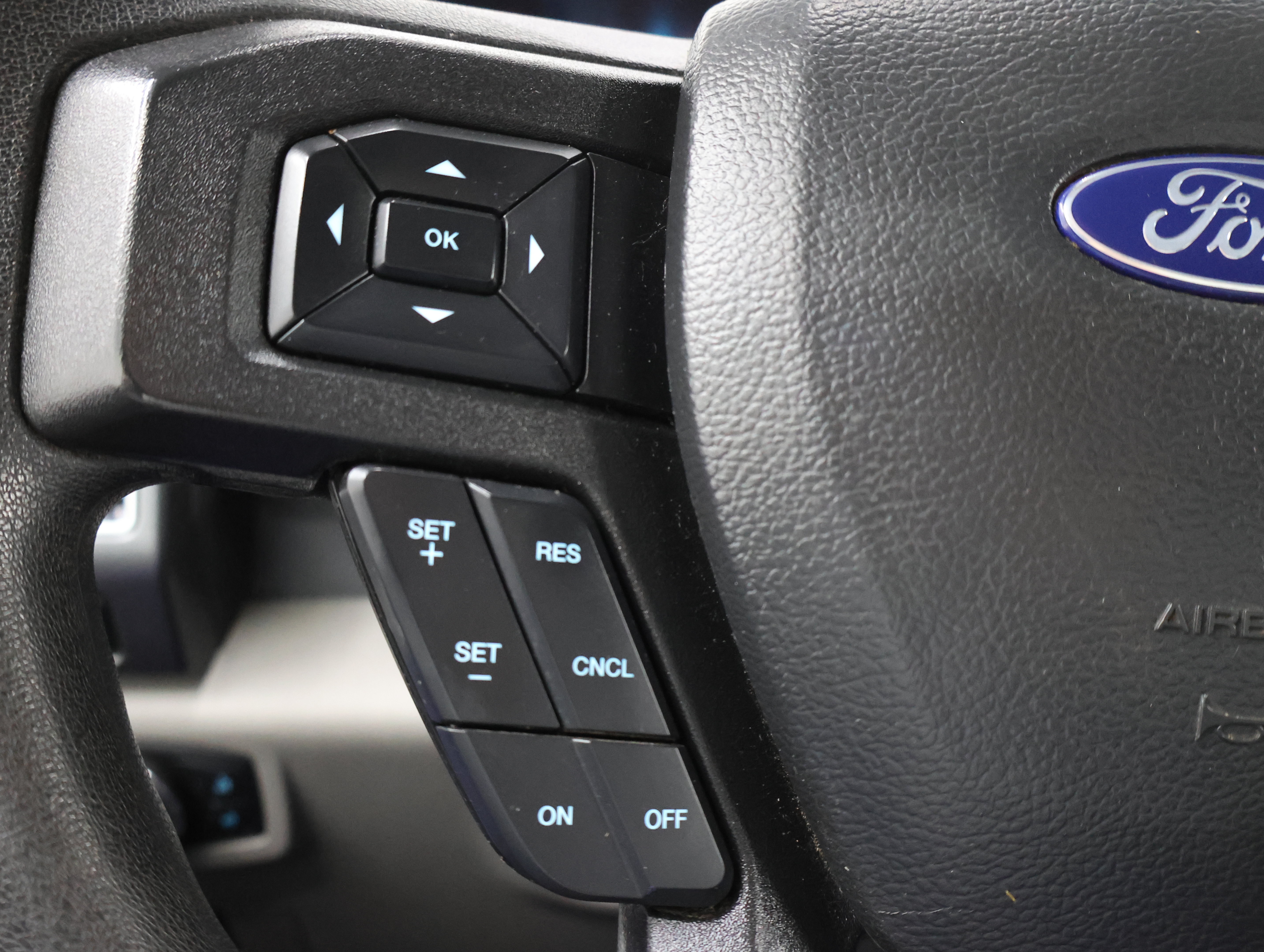 Used 2022 Ford F250 XLT w/ XLT Premium Package AWD/4WD image 15