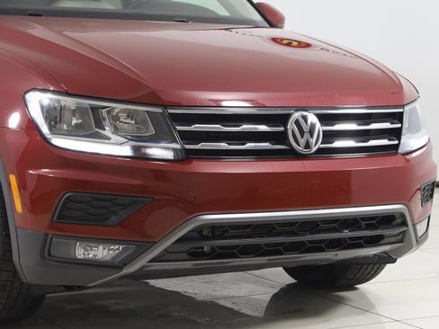 Used 2018 Volkswagen Tiguan SEL w/ 3rd Row Seat Package image 41