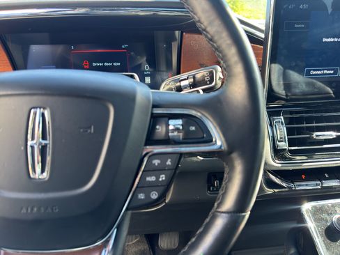 Used 2024 Lincoln Navigator L Black Label AWD/4WD image 9