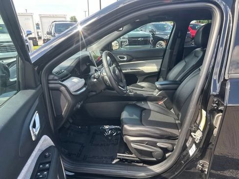 Used 2024 Jeep Compass Latitude AWD/4WD image 16