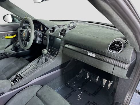 Certified 2024 Porsche 718 Boxster Spyder RS RWD image 25