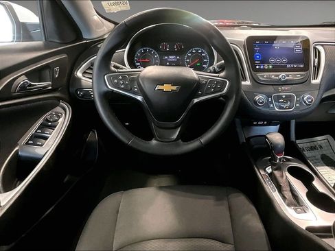 Used 2025 Chevrolet Malibu RS image 18