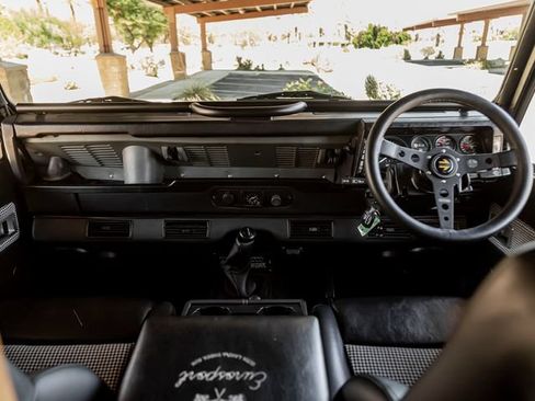 Used 1991 Land Rover Defender 110 image 70