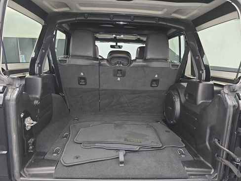 Used 2022 Jeep Wrangler Unlimited Sahara image 44