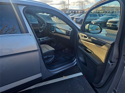 Certified 2024 Volkswagen Atlas Cross Sport SE image 25