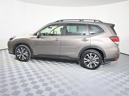 Used 2023 Subaru Forester Limited image 3
