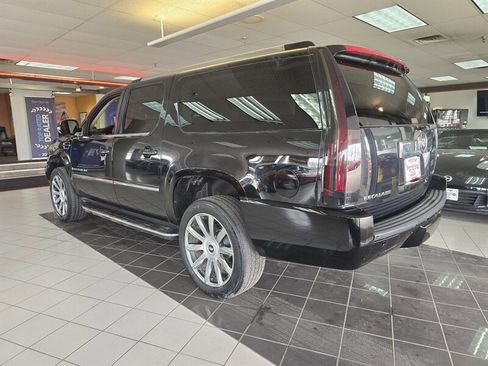 Used 2007 Cadillac Escalade ESV AWD w/ Information Package image 6