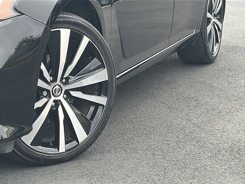 Used 2021 Nissan Altima 2.5 SR image 3