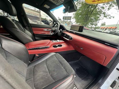 Used 2022 Genesis GV70 3.5T Sport w/ Sport Prestige Package AWD/4WD image 32