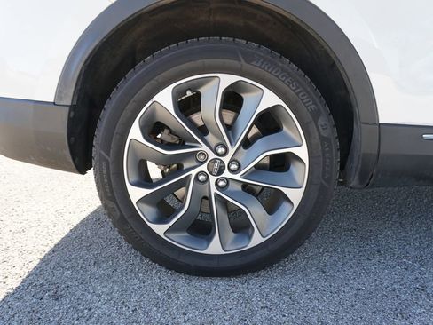 Used 2022 Lincoln Nautilus Reserve image 6