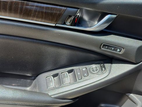 Used 2019 Honda Accord EX-L image 18