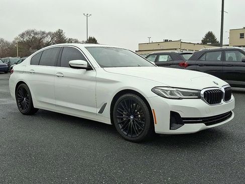Used 2022 BMW 530i xDrive w/ Premium Package image 3