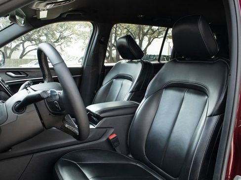 Used 2024 Jeep Grand Cherokee L Limited w/ Black Appearance Package image 7