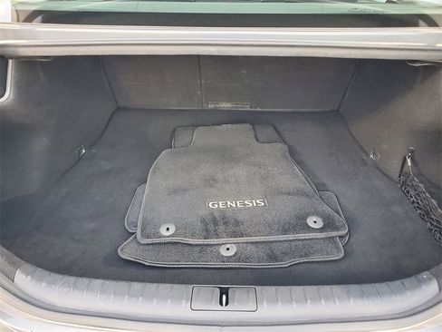 Used 2023 Genesis G70 2.0T image 8