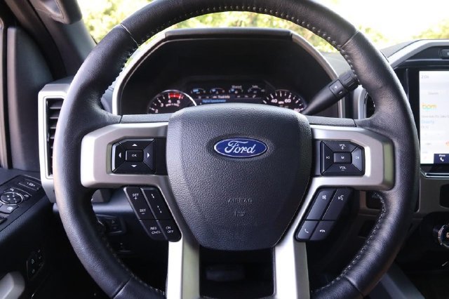Used 2022 Ford F350 Lariat w/ Black Appearance Package AWD/4WD image 11