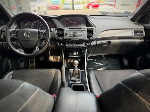 Used 2017 Honda Accord Sport image 8