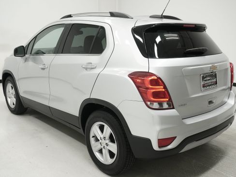 Used 2019 Chevrolet Trax LT w/ LT Convenience Package FWD image 6