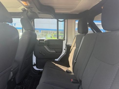 Used 2017 Jeep Wrangler Unlimited Sport AWD/4WD image 9