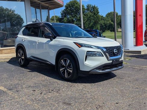 Used 2023 Nissan Rogue SL AWD/4WD image 11