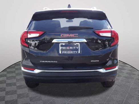 Used 2024 GMC Terrain SLT AWD/4WD image 3