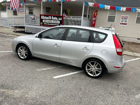 Used 2009 Hyundai Elantra Touring Wagon 4D w/ Premium-Sport Pkg 2 image 2