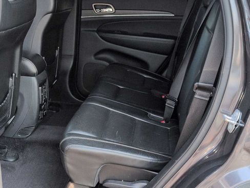 Used 2017 Jeep Grand Cherokee Limited w/ Luxury Group II AWD/4WD image 21