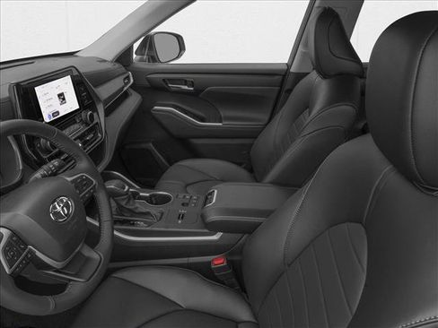New 2026 Toyota Highlander XLE image 6