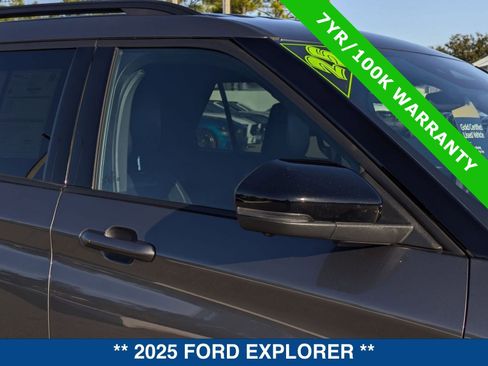 Certified 2025 Ford Explorer ST-Line w/ ST-Line Street Pack image 10