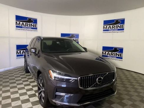 Used 2023 Volvo XC60 B5 Ultimate w/ Climate Package AWD/4WD image 4