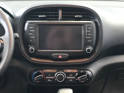 Used 2024 Kia Soul LX FWD image 13