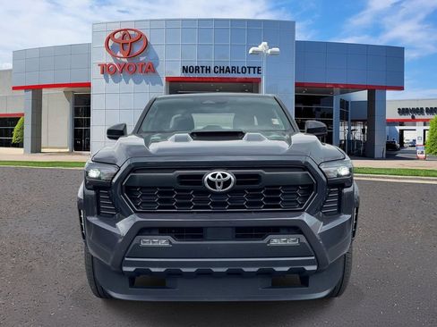Used 2025 Toyota Tacoma TRD Sport RWD image 3