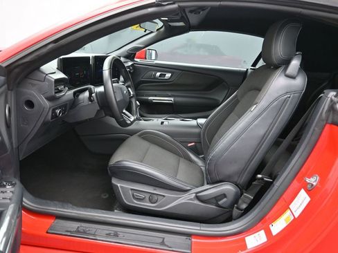 Used 2024 Ford Mustang Convertible image 13