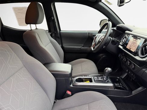 Certified 2019 Toyota Tacoma TRD Off-Road image 27