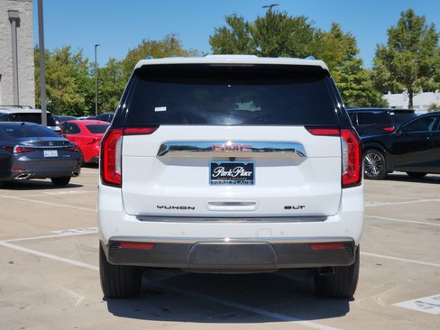 Used 2022 GMC Yukon SLT w/ SLT Premium Package RWD image 5