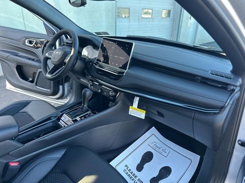 New 2026 Jeep Compass Latitude AWD/4WD image 16