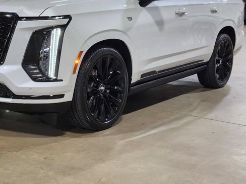 Used 2025 Cadillac Escalade Sport Platinum w/ LPO, ONYX Package AWD/4WD image 12