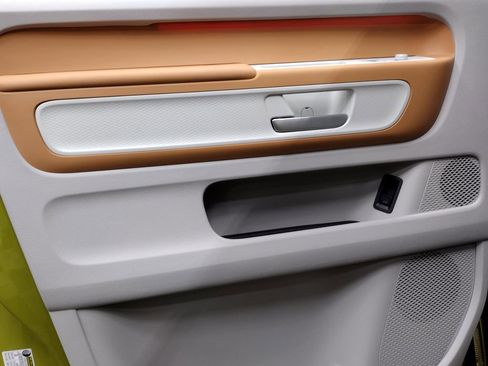 New 2025 Volkswagen ID. Buzz 1st Edition AWD/4WD image 18