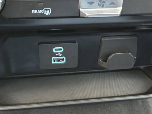 Used 2024 Ford F150 XLT image 23